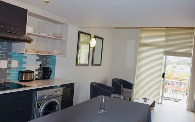 1 Bedroom Apartment With Table Mountain Views