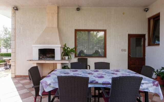 Spacious Holiday Home in Podstrana With Terrace