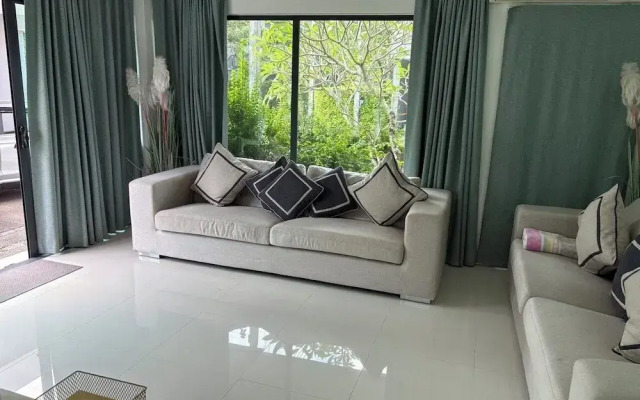 East BangtaoVille Townhouse