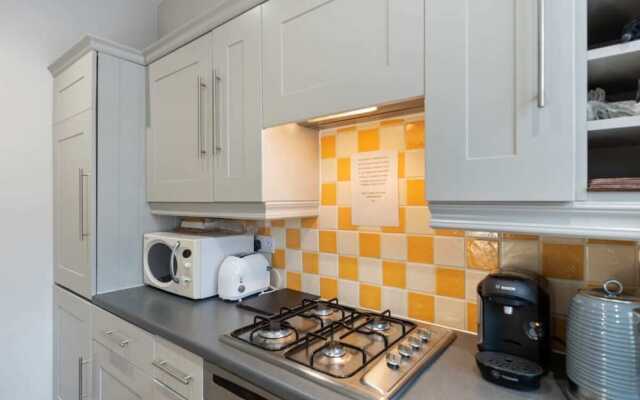 Fully Redecorated Lovely 1 Bed Home in Westminster