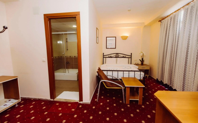 Ozalp Han Hotel