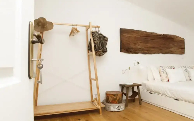 Cushy Apartment with garden in Estoril