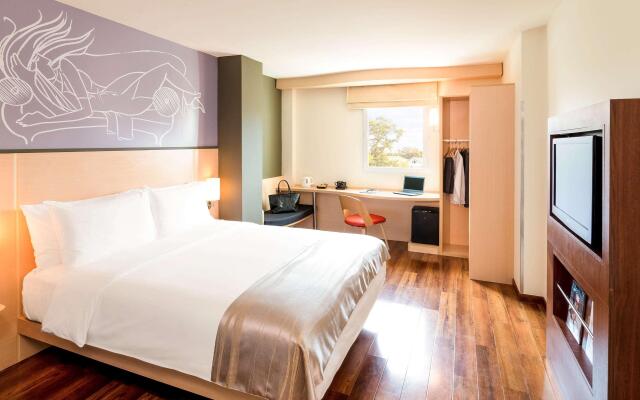 ibis Vientiane Nam Phu