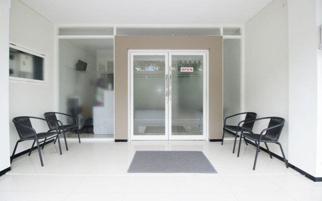 Airy Klojen Pertokoan Ade Irma Suryani Blok C5 Malang – Guest Rooms – Malang