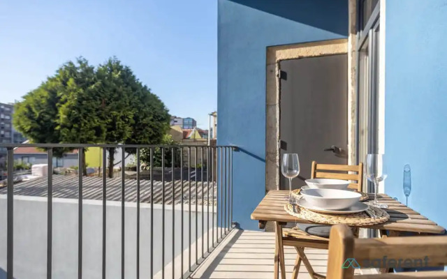 Bonja1 Light-filled Apartment w/ Balcony +AC