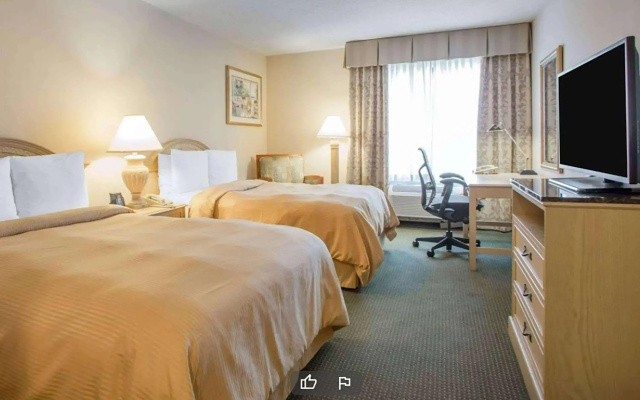 La Quinta Inn & Suites by Wyndham South Holland