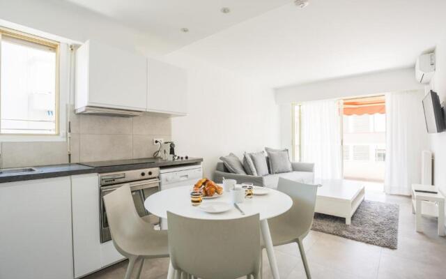 Bright One BDRM Apartment AC-Congress, Beaches by Olidesi