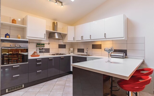Nice Home in Volme With Wifi and 3 Bedrooms