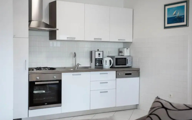 Amazing apartment in Podstrana w/ WiFi and 2 Bedrooms