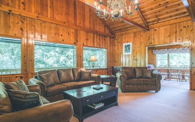 Crystal Creek Chalet