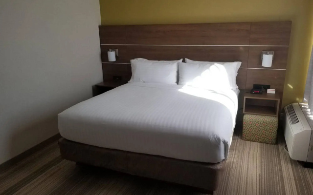 Holiday Inn Express Fullerton - Anaheim by IHG