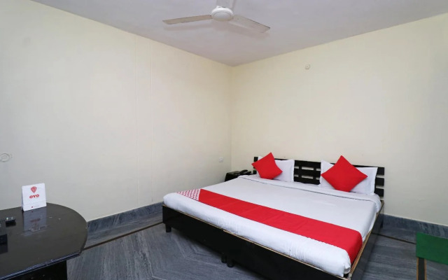 Oyo 19848 Hotel Saraswati Palace