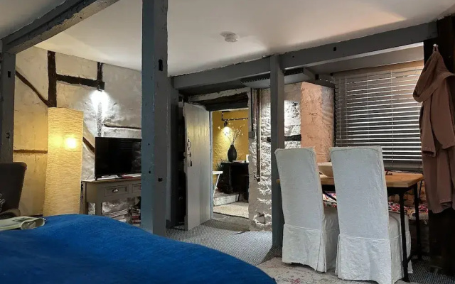 One Drake Road Hotel