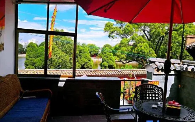 Guanhai Xiaoyuan Homestay (Jianshui Ancient City Branch)