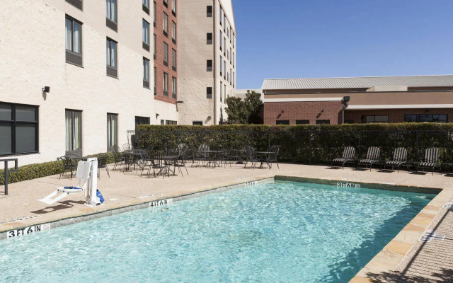 Hilton Garden Inn Dallas/Duncanville