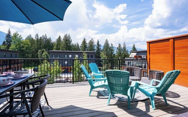 Peak Paradise by Revelstoke Vacations