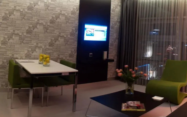 Vernazza Suites Hotel