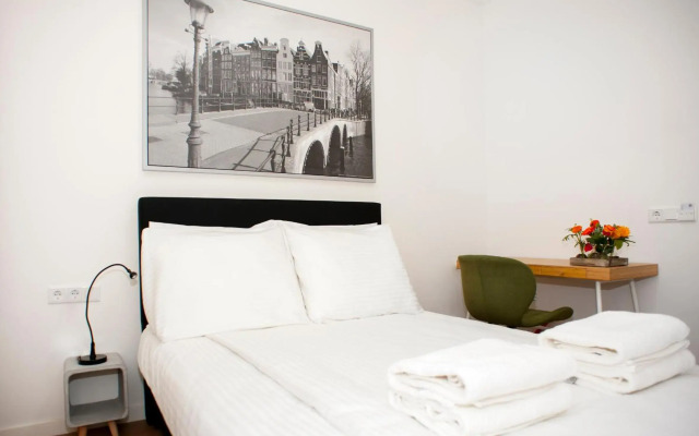 I Hotel