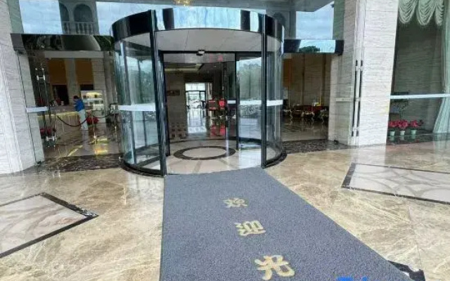 Vienna Hotel (Fuzhou Changle Zhenghe Subway Station)