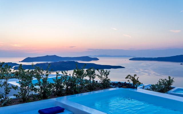 Alti Santorini Suites