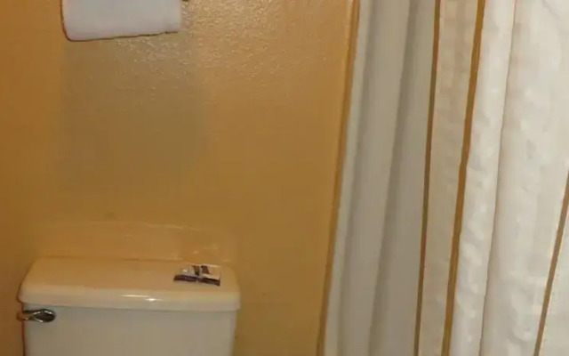 Economy Inn & Suites