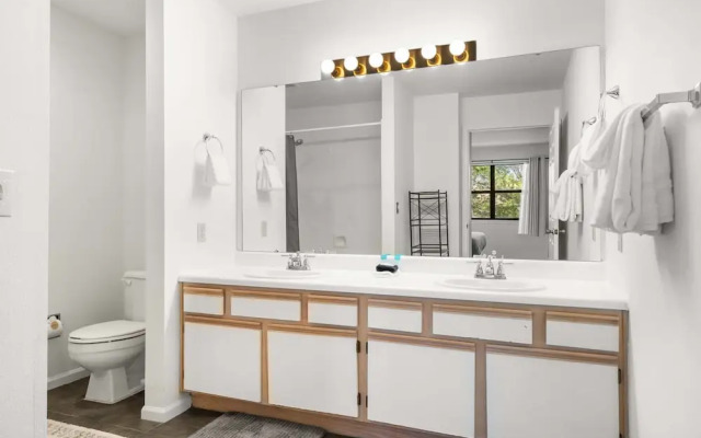 Above Par Stay for 6!