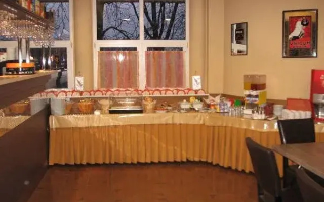 Hotel Thelena