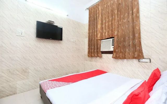 OYO 24333 Hotel Sartaj Inn