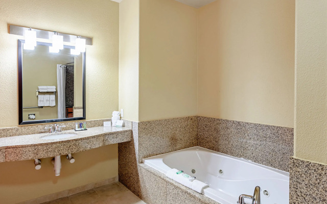 Sleep Inn & Suites at Six Flags