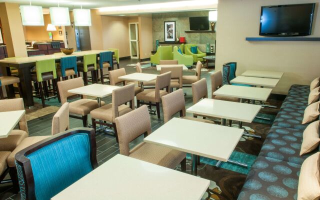 Hampton Inn Louisville-North/Clarksville