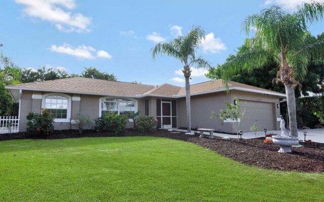 Quiet Inland Home With Pool, two Queen Beds and Grill