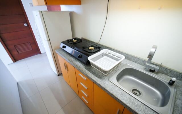 Strategic Studio Apartment At High Point Serviced