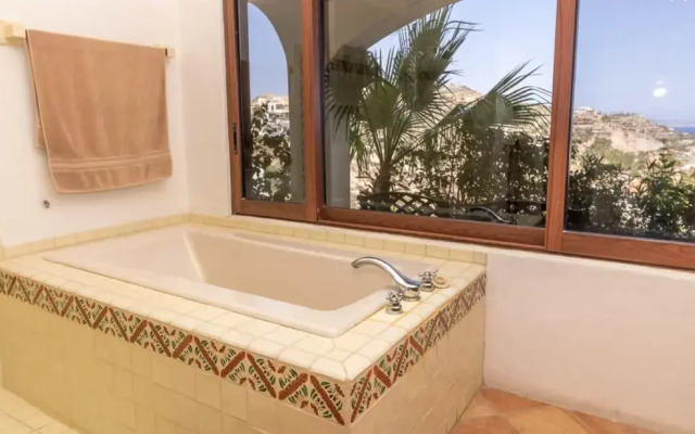 Casa Tranquila Only Steps to The Ocean 5-bedrooms Sleeps 9