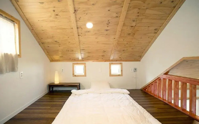 Jeju Zamong & Sarangchae Guesthouse