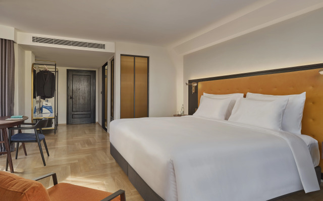 Public House Bangkok, a Member of Design Hotels