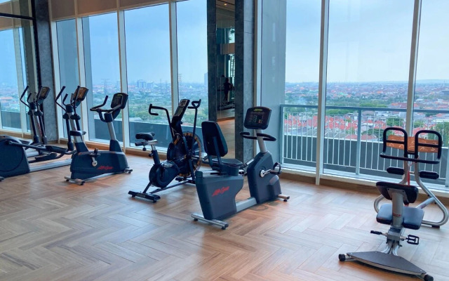 Modern Minimalist Studio Apartment At East Coast Mansion