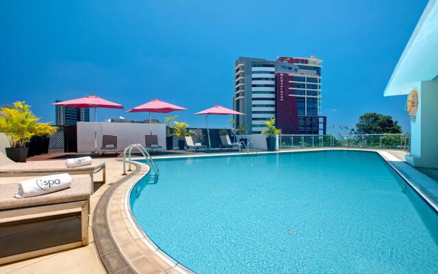 Hennessy Park Hotel