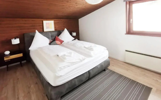 Family Friendly Chalet - Central with Beautiful Mountain Views