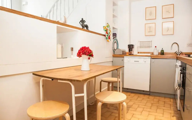 Beautiful 1 Bedroom Apartment in Kensington
