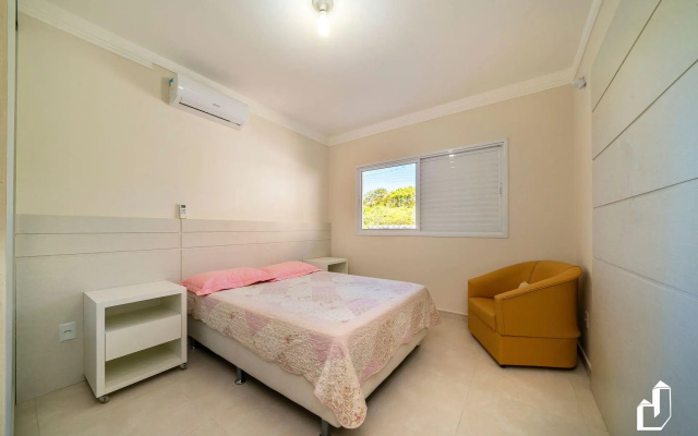 Casa com 05 dormitórios