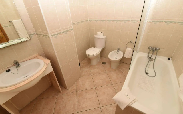 Praia da Lota Resort - Hotel & Apartments