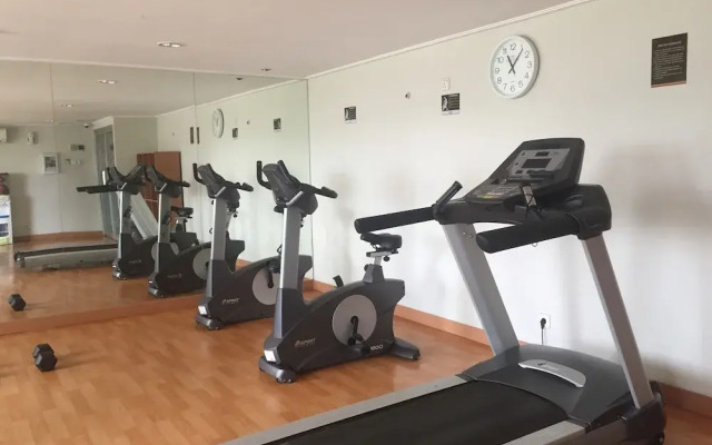 Comfy Studio Apartment at Grand Emerald Gading Nias Residences