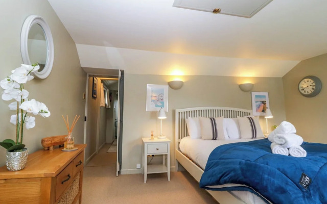 4 Trenhaile Terrace