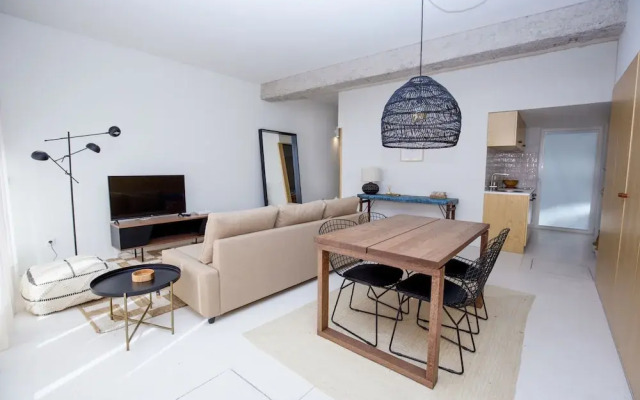 Sbra01 · Hidden Gem Apartment Design · Wifi · Netflix