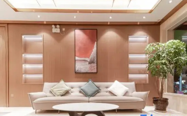 Unitour Hotel (Guilin Jinshan Square Lingui Pedestrian Street)