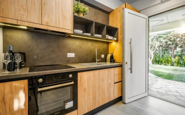 Coel Luxury Suites by TravelPro Services - Potidea Halkidiki