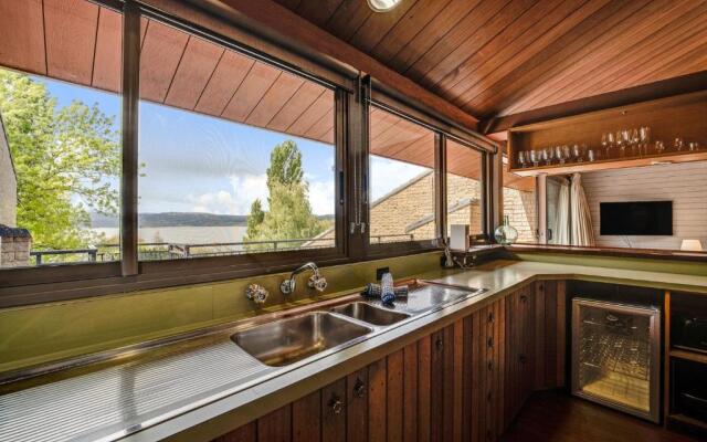 Grey Kangaroo- On Lake Jindabyne foreshore