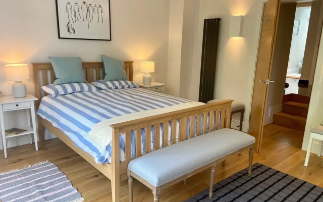 Lovely 1-bed Garden Apartment in London