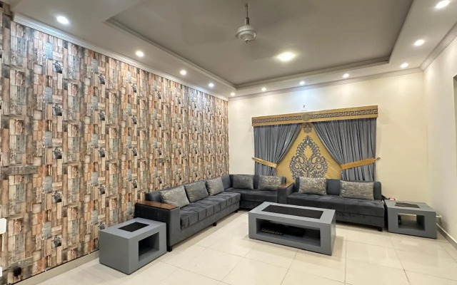 Delano Guest House