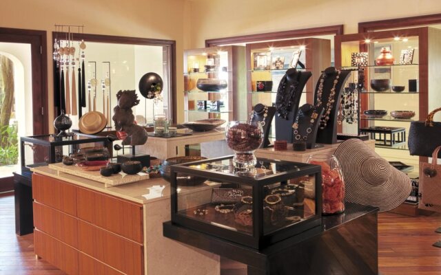 Shanti Maurice Resort & Spa